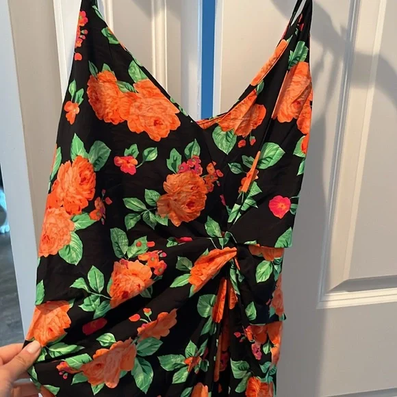H&M Black Floral Knot Detail Dress size Small - Picture 2 of 6